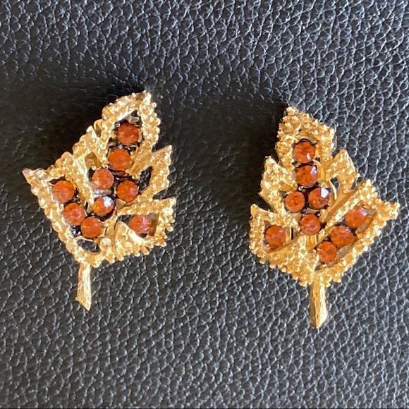 GOLD LEAVES AND TOPAZ CLIP ON VINTAGE EARRINGS - Picture 3 of 8
